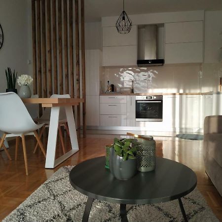 Apartman Avisi เทรบินเย ภายนอก รูปภาพ